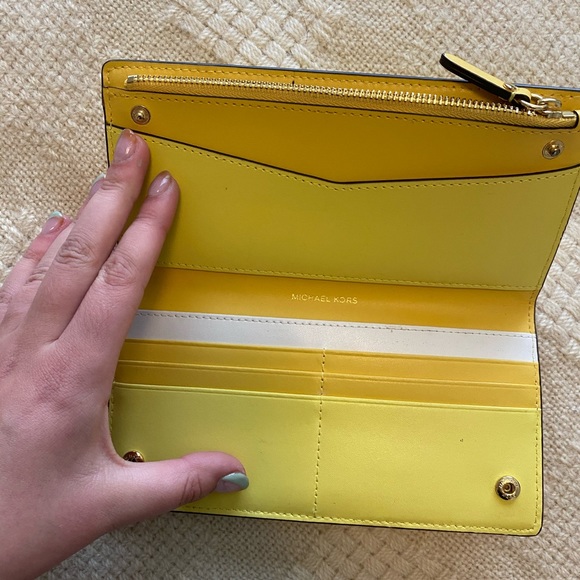 Yellow Michael Kors envelope wallet - Picture 3 of 3